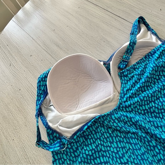 ROXANNE Women’s Blue Abstract Print Skirted Modest Swimsuit Built In Bra 18 42DD - Picture 2 of 11